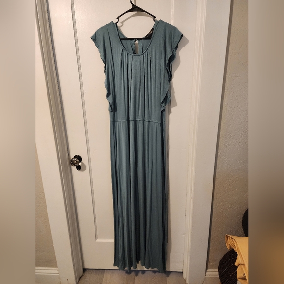 Long Flowy Suzanne Betro Dress - Picture 1 of 3